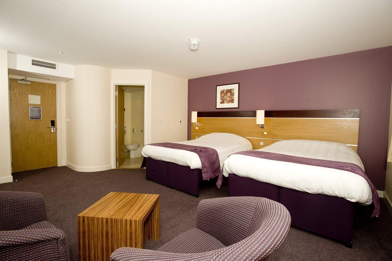Premier Inn Dublin Airport Swords Bagian luar foto