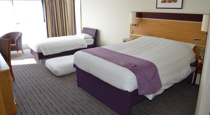 Premier Inn Dublin Airport Swords Bagian luar foto