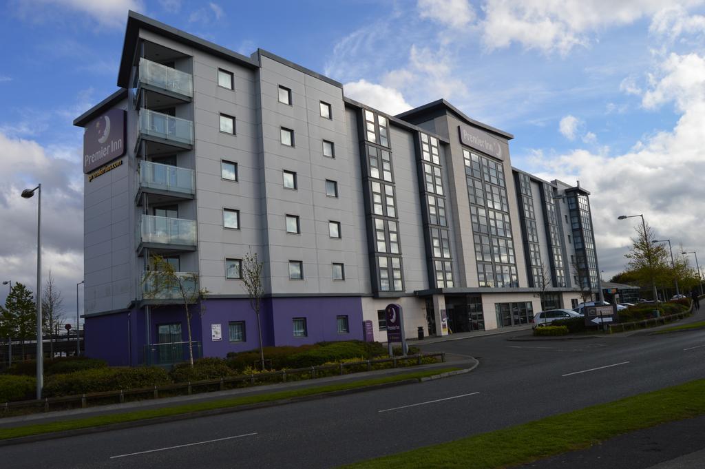 Premier Inn Dublin Airport Swords Bagian luar foto