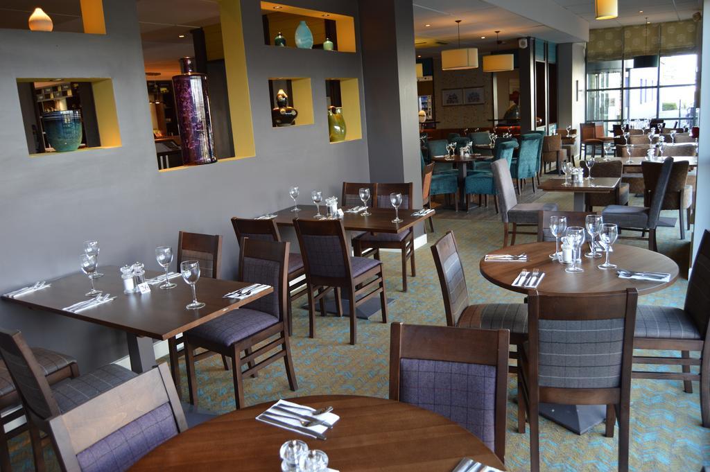 Premier Inn Dublin Airport Swords Bagian luar foto