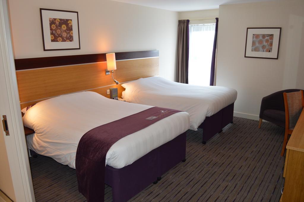 Premier Inn Dublin Airport Swords Bagian luar foto
