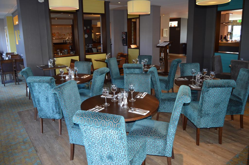 Premier Inn Dublin Airport Swords Bagian luar foto