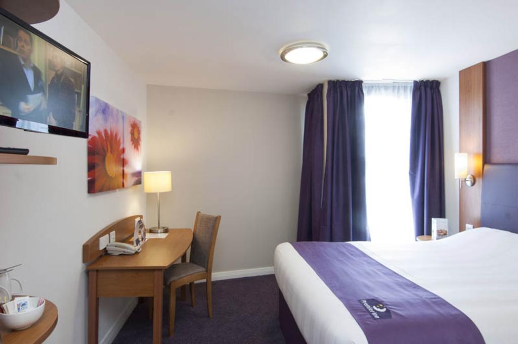 Premier Inn Dublin Airport Swords Bagian luar foto