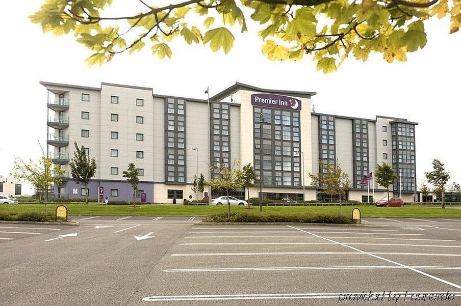 Premier Inn Dublin Airport Swords Bagian luar foto