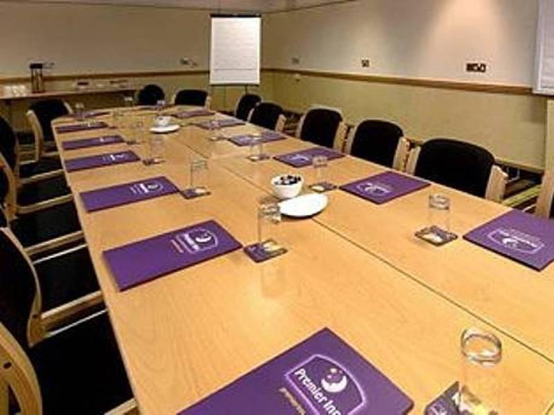 Premier Inn Dublin Airport Swords Bagian luar foto