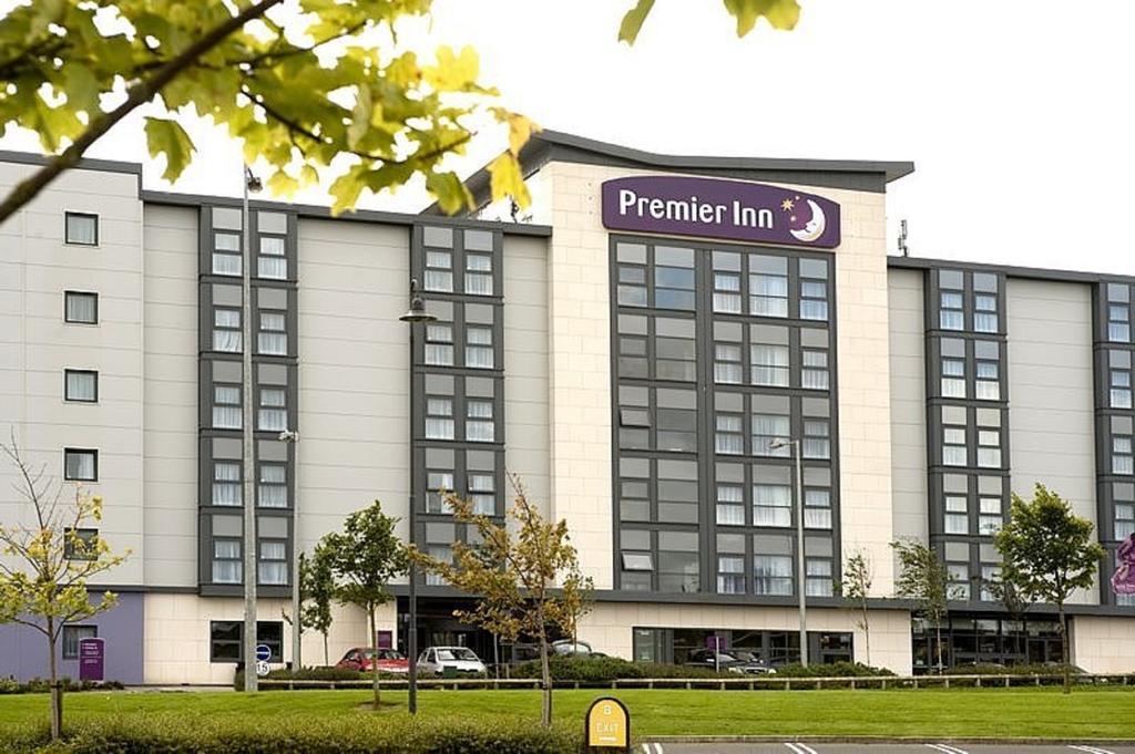 Premier Inn Dublin Airport Swords Bagian luar foto