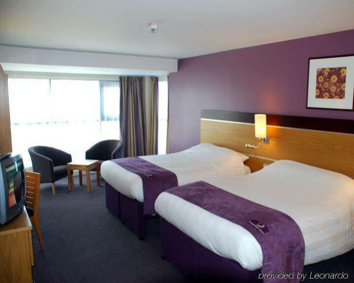 Premier Inn Dublin Airport Swords Bagian luar foto